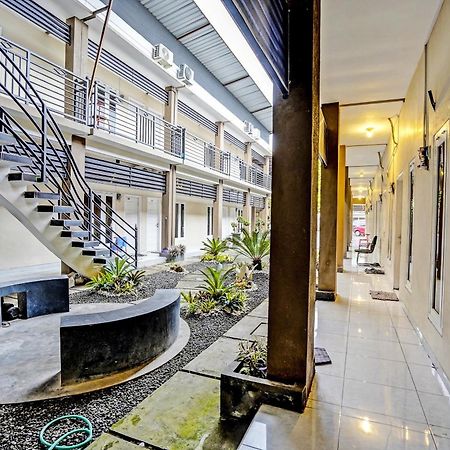 Oyo Life 92190 Arya Guest House Tulungagung Eksteriør billede