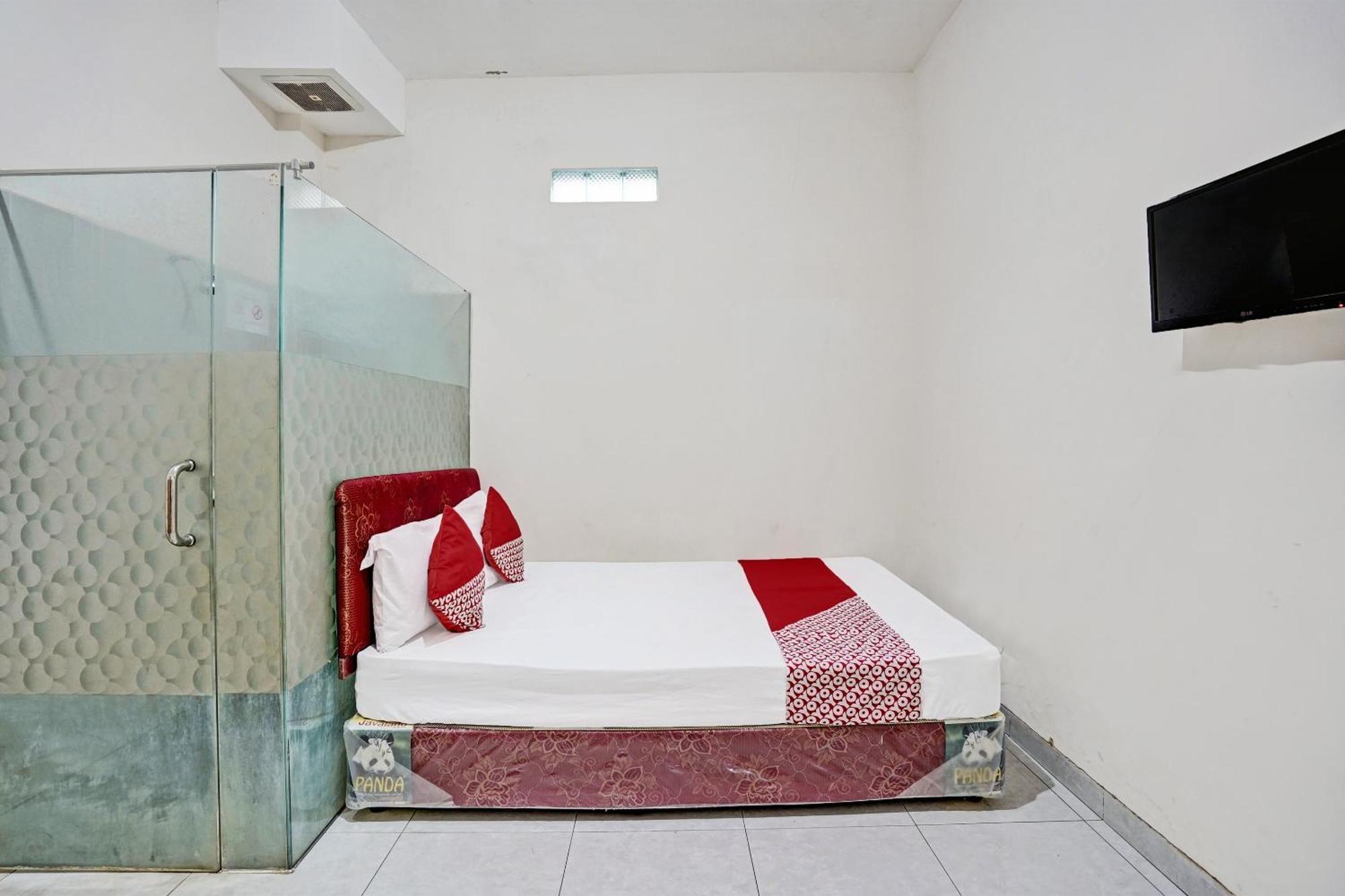 Oyo Life 92190 Arya Guest House Tulungagung Eksteriør billede